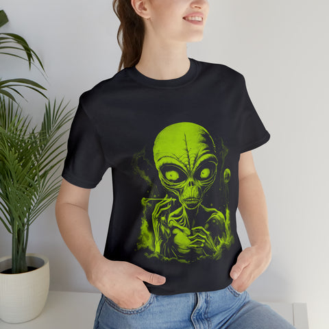 Aliens collection: Green smoking alien