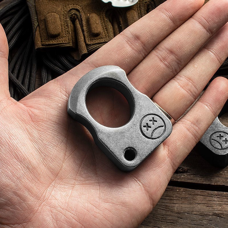 Survival Equipment Self-defense Anti-wolf Window Breaker Tool
